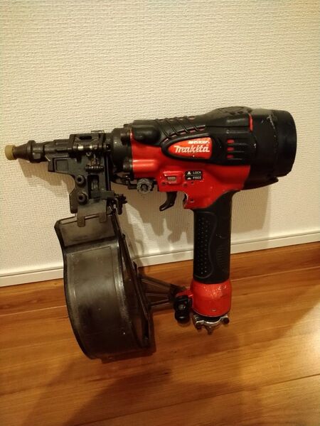 makita マキタ 50mm サイディング用 高圧 エア釘打機 AN510HS