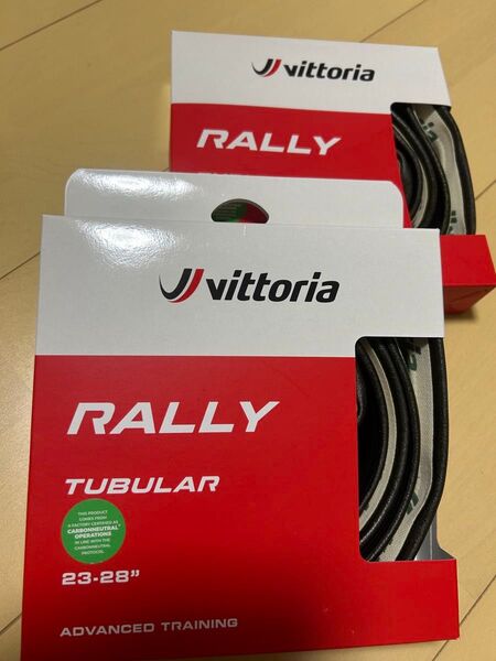 Vittoria Rallyチューブラータイヤ(700-23c)オールブラック。