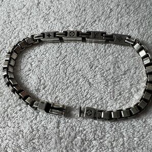 【正規店購入品・即完売・入手困難】Louis Vuitton LV テーラー ブレスレット 2024AW 新作ほぼ未使用美品