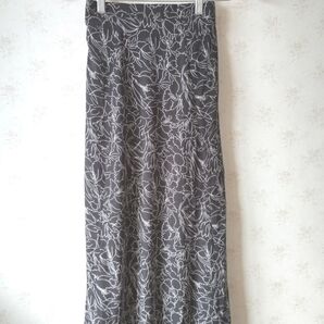 ☆GRL グレイル 花柄 総柄 ロングスカート 黒 S☆