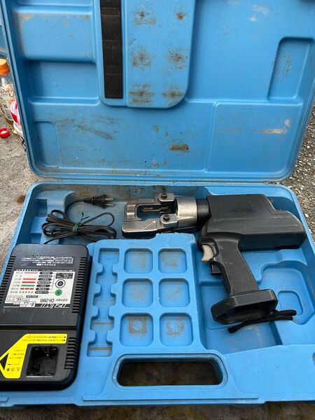 泉精器製作所 油圧圧着工具