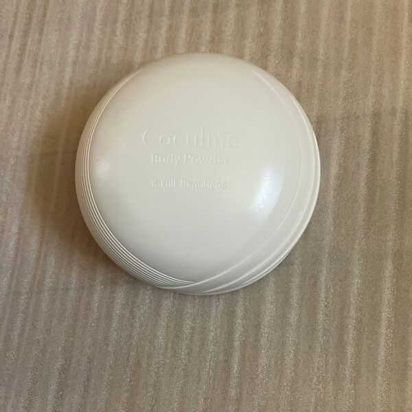 Yakult コクルム ボディパウダー
