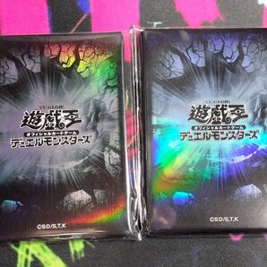 【未開封】遊戯王の日(黒亀裂)スリーブ 40枚