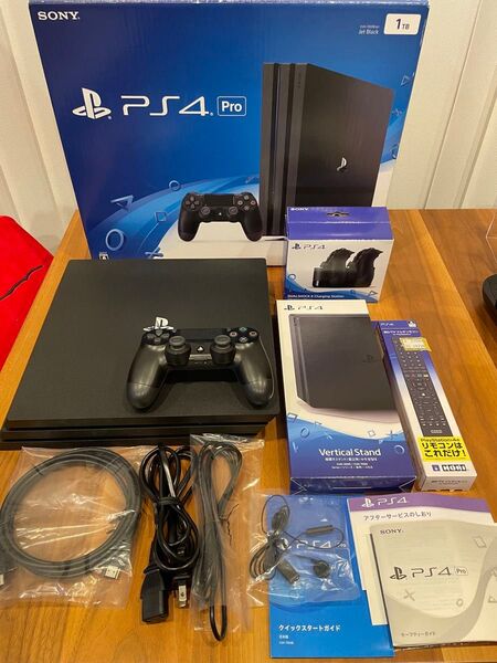 【美品】PS4 Pro CUH-7000B B01 Jet Black 動作確認済 完品 おまけ付き PlayStation4