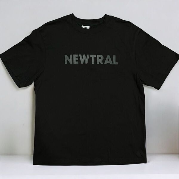 ニュートラル/NEWTRAL SHADES_ LOGO T-shirt シェーズロゴTシャツ 半袖Tシャツ メンズ L ブラック