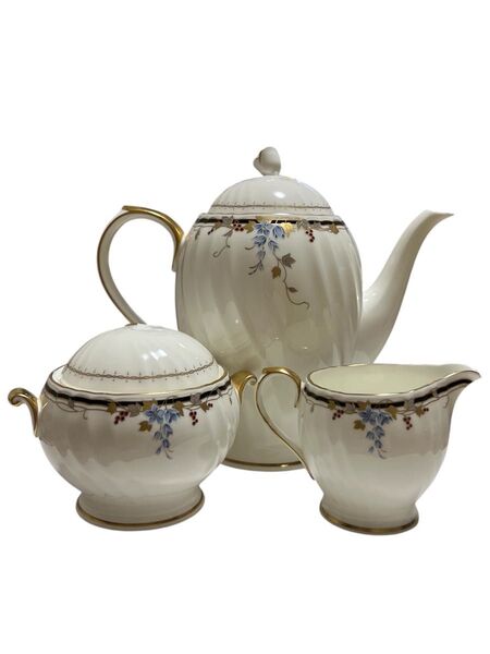 【美品】NARUMI CHINA 鳴海製陶 ティーポット シュガーポット クリーマー 3点セット 金彩 青花柄 日本製