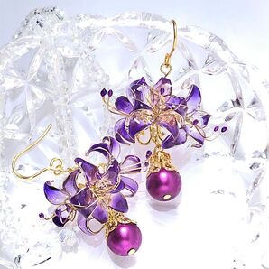 ゆらゆら揺らめく紫の彼岸花ピアスNo.312 ハンドメイド