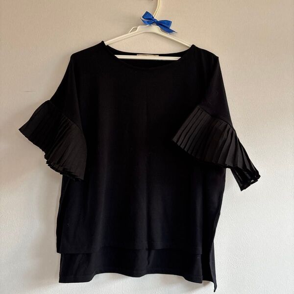 袖フリル Tシャツ 黒