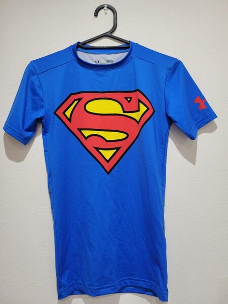 UNDER ARMOUR アンダーアーマー スーパーマン Tシャツ キッズ 子供服 130サイズ
