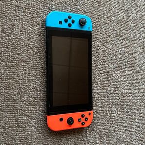 Nintendo Switch早い者勝ち!本体美品!今ご購入された方は出品中の1000円以内の物一つお付けします!