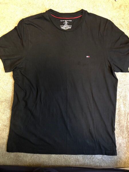 【美品】TOMMY HILFIGER トミーヒルフィガー ワンポイント Tシャツ 170 メンズMレディースL ブラック 黒