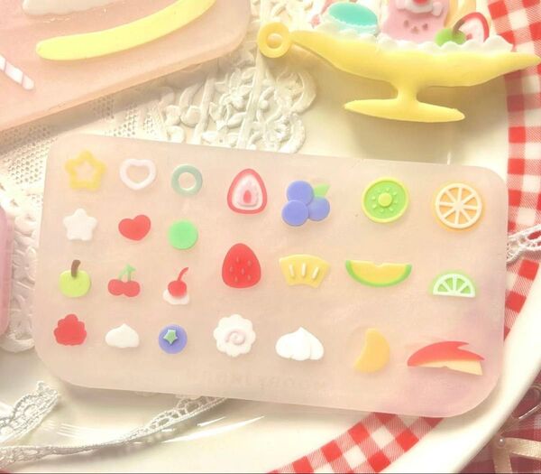 シリコンモールド フルーツ りんご いちご メロン デコレーション モールド レジン 装飾 封入パーツ ネイルパーツ