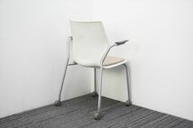 【送料無料】【中古】【美品】ノール(Knoll) マルチジェネレーション ミーティングチェア スタッキングタイプ 肘付 ベージュ_画像3