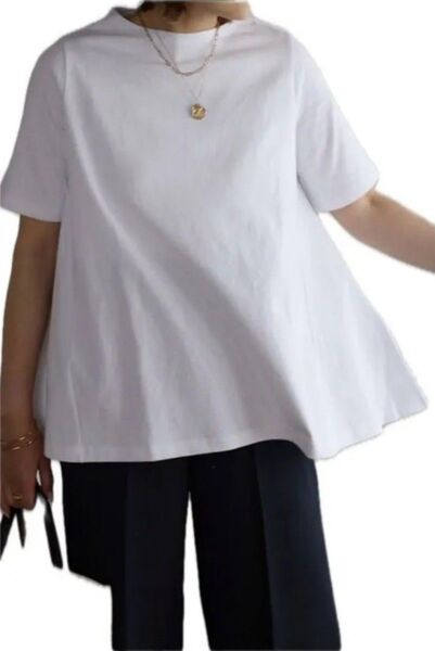 【新品】Bonjour sagan裾フレアTシャツ白体型カバー半袖