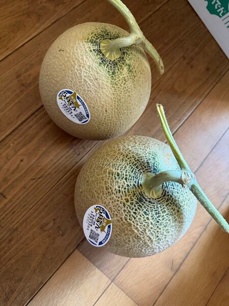 メロン 約2キロ 2玉 らいでんクラウン 秀品 北海道産