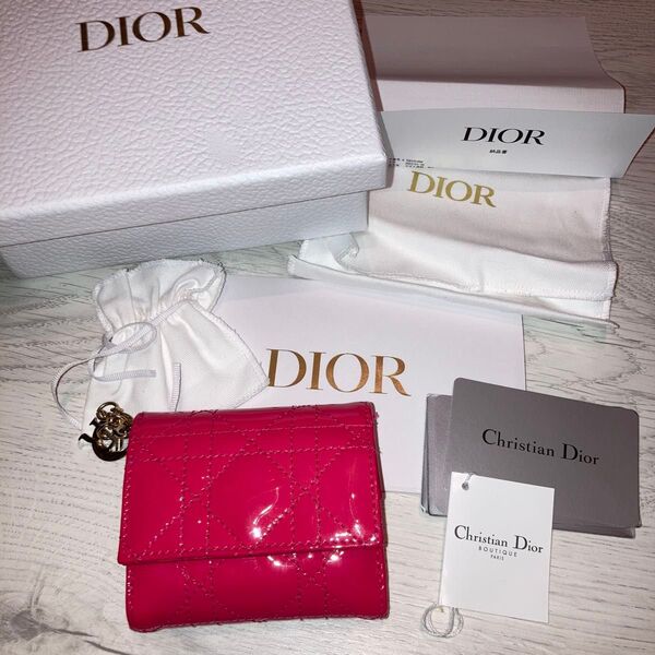 Christian Dior レディディオール 三つ折り財布 ピンク エナメル カナージュ ロータス