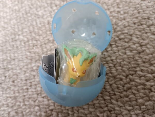 つまんでつなげてマスコット ポケモン リーフィア カニカン キーホルダー ガチャ