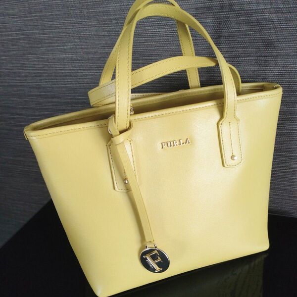 FURLA フルラ ハンドバッグ ショルダーバッグ 2way バック 肩掛け イエロー マスタード