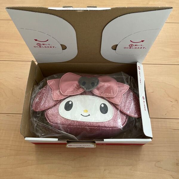 【新品未使用】GU×サンリオのコラボ マイメロディ グリッターポーチ キラキラ ダイカットポーチ