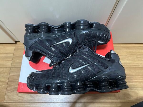 Nike shox tl Off Noir Metallic Silver ショックス