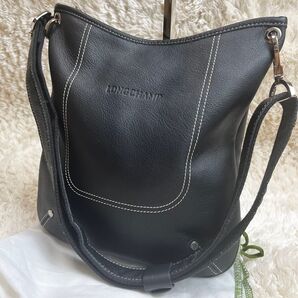 ロンシャン LONGCHAMP ショルダーバッグ レザー 本革 クロスボディ サコッシュ ビジネス 斜めがけ 黒 ブラック