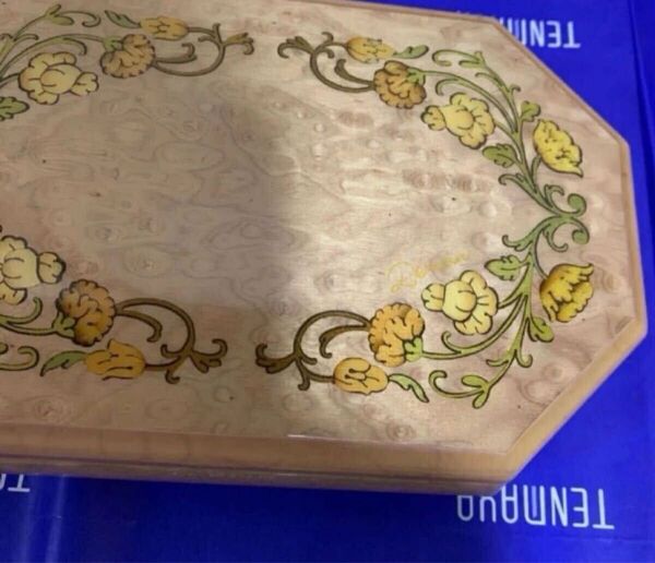 美品 REUGE リュージュ 高級オルゴール 象嵌 木製 宝石箱 黄色花柄 百貨店購入
