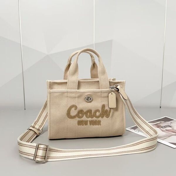 COACH コーチ ミニトートバッグ ベージュ26センチタイプ新品・未使用