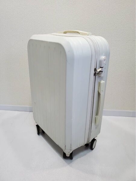 【8/1までの出品】スーツケース キャリーケース キャリーバッグ 軽量
