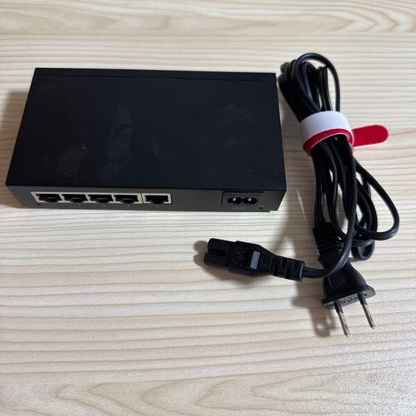 Logitec ギガビット スイッチングHUB 5ポート 電源内蔵 ブラック LAN-GSW05P/HGB