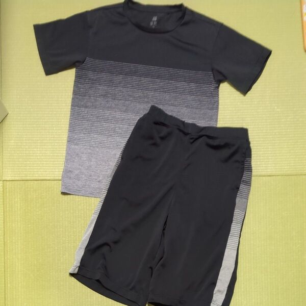 UNIQLO ハーフパンツ&クルーネックTシャツセット 140 ドライEX 上下セット