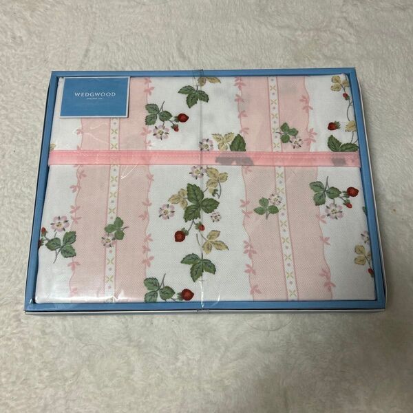 新品未使用 ウェッジウッド 綿毛布 ピンク イチゴ 毛羽部分 西川株式会社 140×200cm