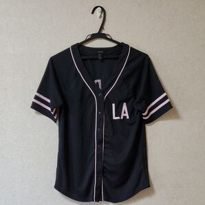 FOREVER21 ベースボールシャツ LAロゴ ピンクライン ブラック