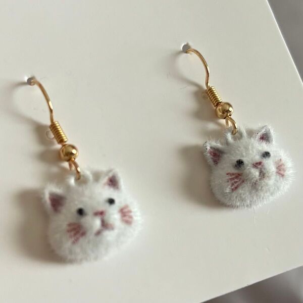 猫 ピアス