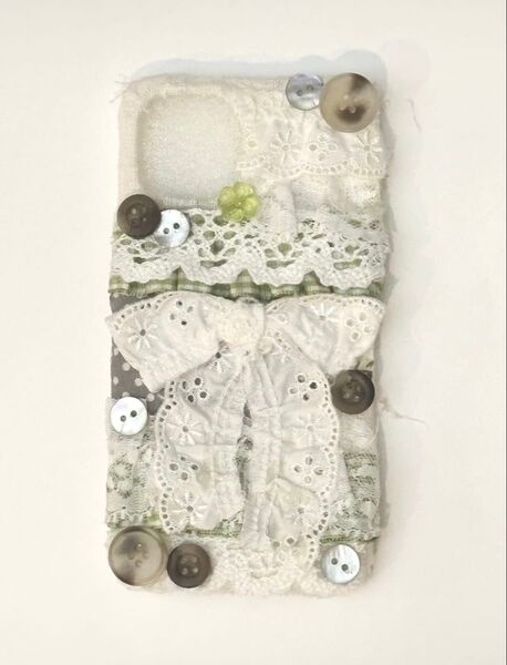 ハンドメイド スマホケース レース ボタン iPhone13/14/15