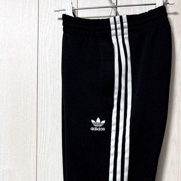 美品 アディダス オリジナルス adidas ジョガーパンツ トラックパンツ リブ裾 刺繍ロゴ トレフォイル ジャージ XL
