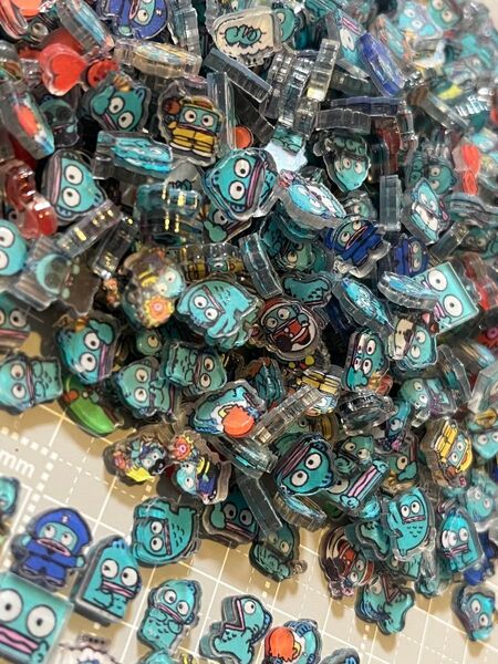 セール アクリルパーツ1cm ランダム100枚 アクセサリー ハンドメイドパーツ ハンギョドン