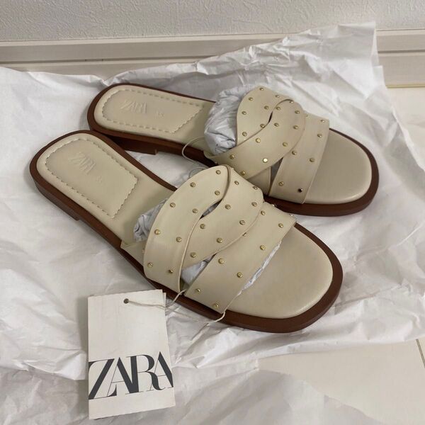 新品未使用 タグ付き ZARA ザラ ローヒール スタッズ サンダル オフホワイト サイズ35