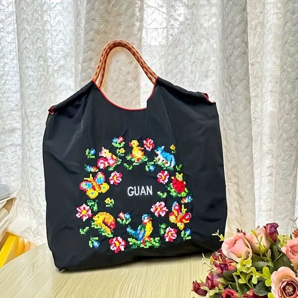 Mサイズ◆ 花柄 アヒル 刺繍 黒 エコバッグ A4対応 GUAN ブラック 軽量 鳥