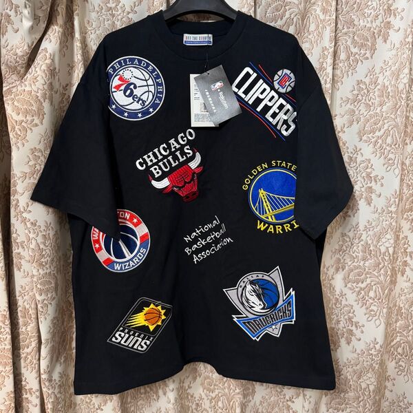 オフ ザ コート 14 チーム ティー 半袖Tシャツ NBA チームロゴ 黒 M