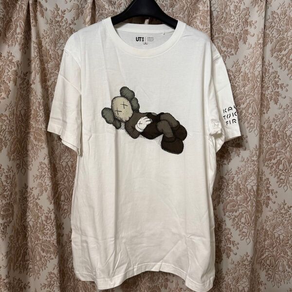 UNIQLO KAWS ユニクロ カウズ UT グラフィックTシャツ XL