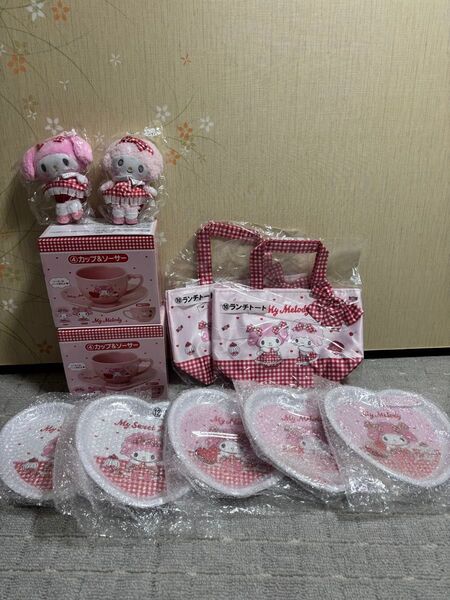 サンリオ マイメロちゃんまとめてセットです。 サンリオ ハローキティ 当りくじ グッズ ポーチ マイメロディ