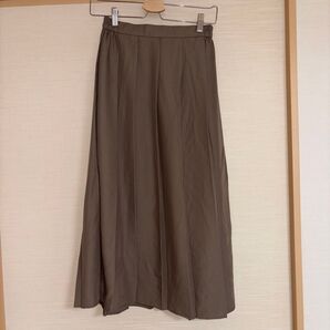 クーポン取得で300円OFF ユニクロ ワイドプリーツスカート