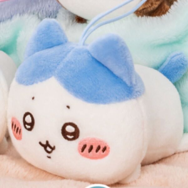 ちいかわ ねそべり マスコット ぬいぐるみ ハチワレ