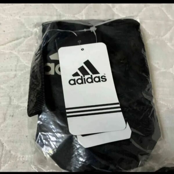 値下げ 新品 アディダス ペットボトルケース