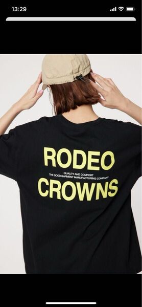 RODEO CROWNS WIDE BOWL ネオンカラーロゴTシャツ黒