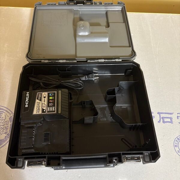 HiKOKI 急速充電器 UC18YSL3とWH36DDのケース