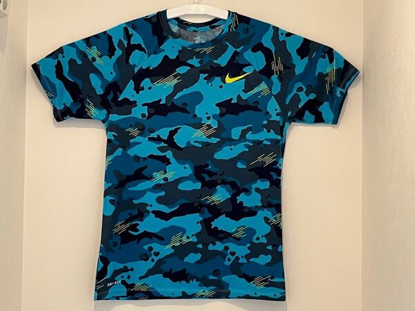 NIKE 半袖 Tシャツ(Mサイズ)トレーニングウェア ナイキ 総柄