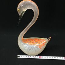 ○625○ ガラス細工 鳥 白鳥 鴨 スワン オレンジ 高さ 高さ23.5cm_画像2