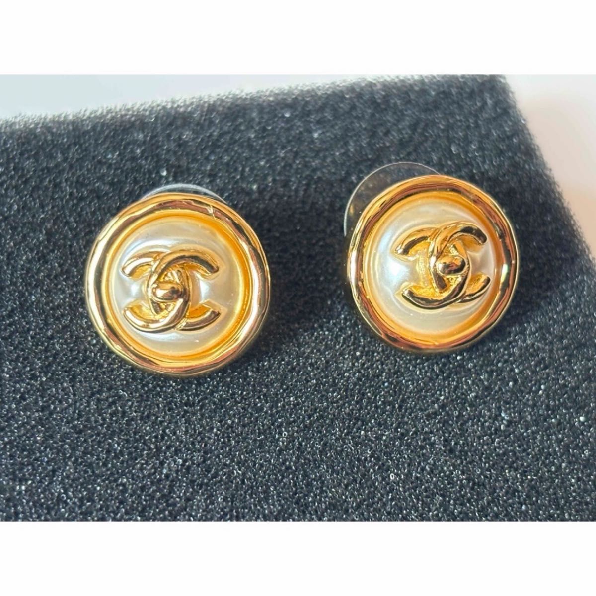 CHANEL ゴールド パール カフリンクス ノベルティ CHANEL パール装飾 ゴールドピアス|Yahoo!フリマ