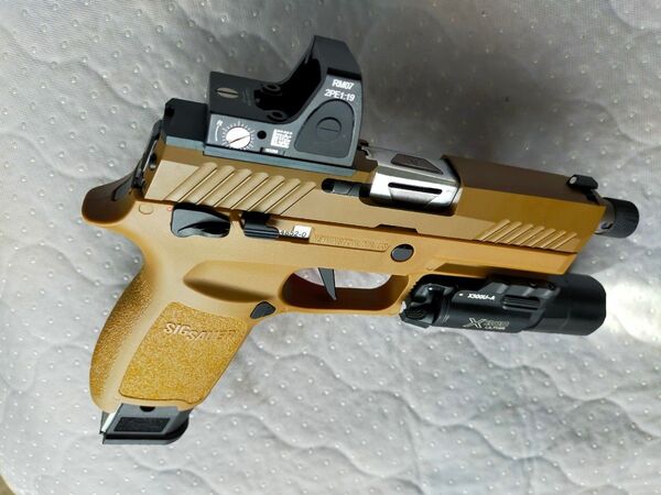 SIG VFC M18 co2 GBB 動作良好